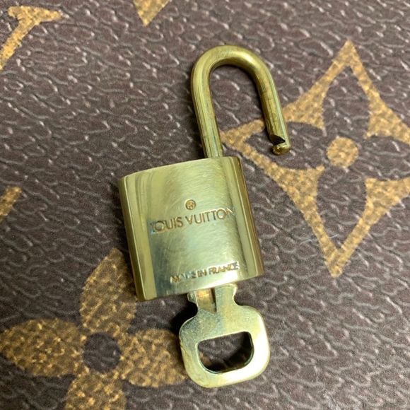 Louis Vuitton Gold Padlock - Picture 2 of 4